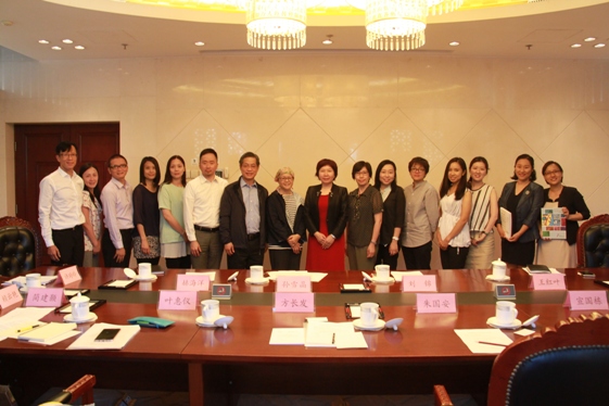  Delegation received visiting from Ms Liu Jin (8th right), Director General, Ms Sun Xuejing(2nd right), Deputy Director of Office of Hong Kong, Macao & Taiwan Affairs Ministry of Education and Wang Hongye(1st right) from the Department for Basic Education under the Ministry of Education . 