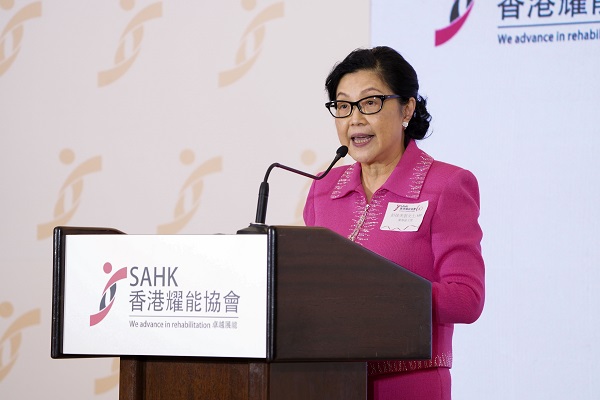 協會董事會主席彭徐美雲女士致辭時表示,協會服務能發展至今天的成就,多得社會各界的支持所至。(圖片四) 協會董事會主席彭徐美雲女士致辭時表示,協會服務能發展至今天的成就,多得社會各界的支持所至。(圖片四)