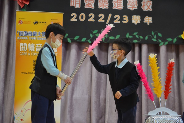 魔術組 (下圖) 同學亦有參與這次表演。 魔術組 (下圖) 同學亦有參與這次表演。