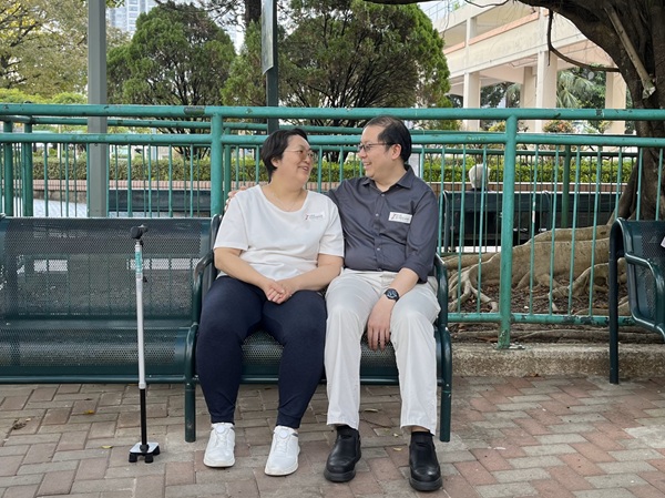 玉明suffered a stroke four years ago, which resulted in paralysis on the left side of her body. After her discharge from hospital, her husband resigned from his job to care for her full-time. 玉明suffered a stroke four years ago, which resulted in paralysis on the left side of her body. After her discharge from hospital, her husband resigned from his job to care for her full-time.