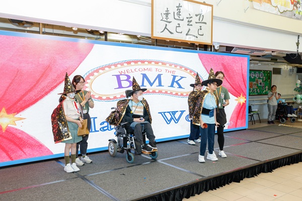 All the students delivered a lot of wonderful performances.(Picture B)