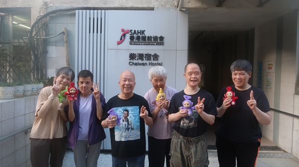 Users of Chaiwan Hostel posed for a photo with the Teletubbies dolls. Users of Chaiwan Hostel posed for a photo with the Teletubbies dolls.